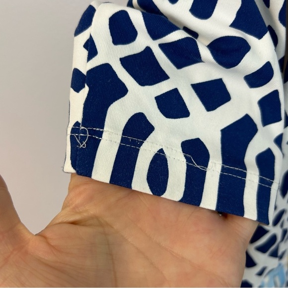 J. Mclaughlin Catalina Cloth Blue & White Geometric Tunic/Blouse Size XS - Picture 14 of 15